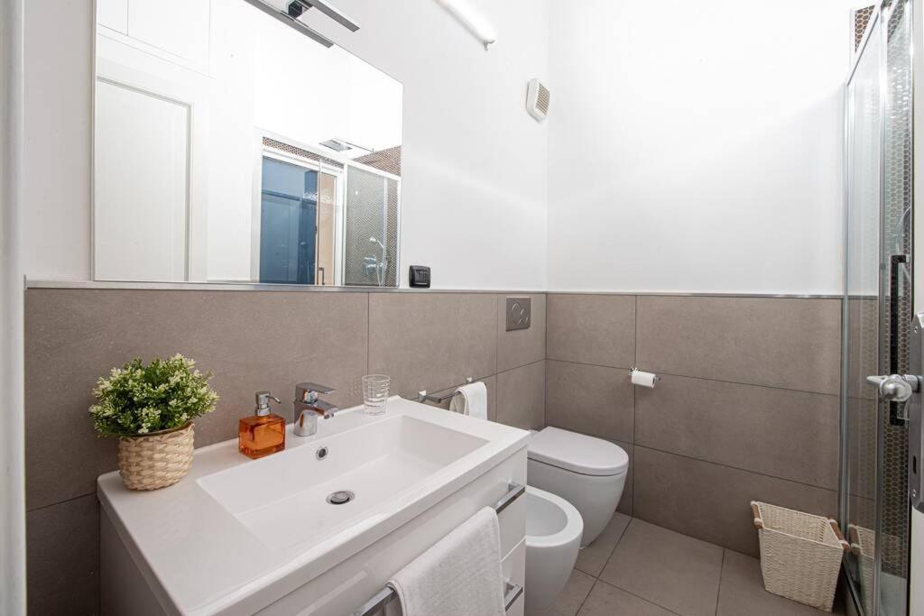Chiara'S Place At Pantheon - Your Apt In Рим Экстерьер фото