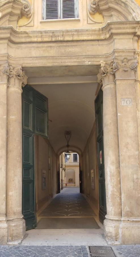 Chiara'S Place At Pantheon - Your Apt In Рим Экстерьер фото